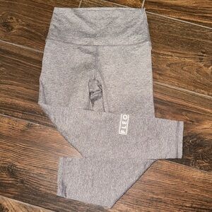 Like new FLEO leggings